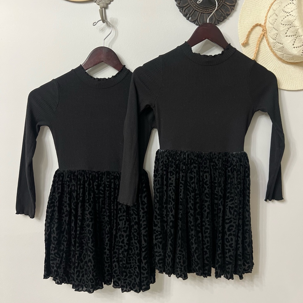 Black Size 6x Mock Neck Velvet Ribbed Dress